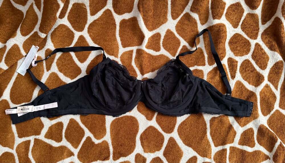 Victoria's Secret Body by Victoria Invisible Lift Unlined Lace Demi Bra 36DD Bla - Picture 3 of 7